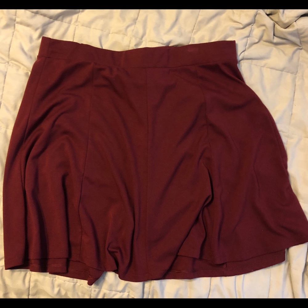 Burgundy mini